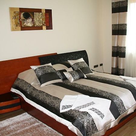 Hotel For You Пабьянице Экстерьер фото