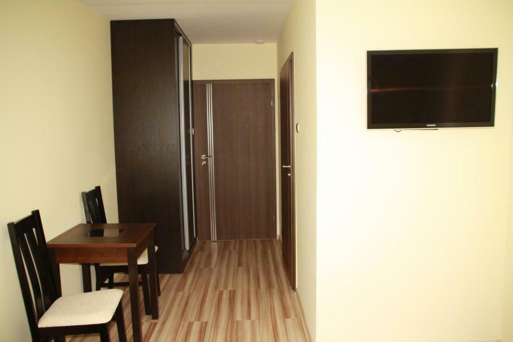 Hotel For You Пабьянице Экстерьер фото