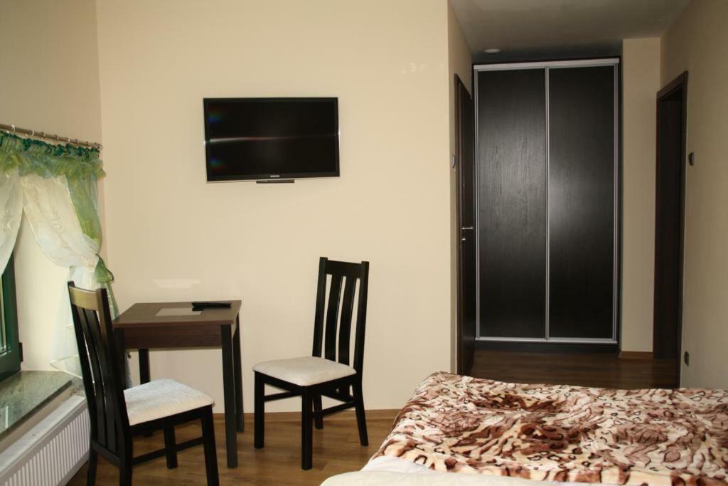 Hotel For You Пабьянице Экстерьер фото